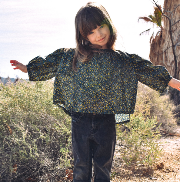 Dandelion Puff Blouse in Navy Flowers