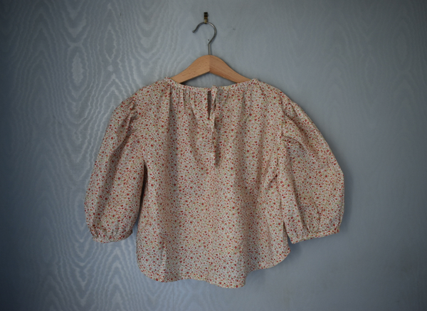 Dandelion Puff Blouse in Red Flowers